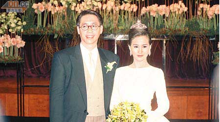 許晉亨與何超瓊當年的世紀婚宴竟是今日囝囝擺百日宴的場地。
