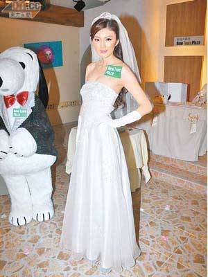 穿起婚紗的徐靖雯表示有結婚的衝動，將來結婚亦不介意與大家分享。