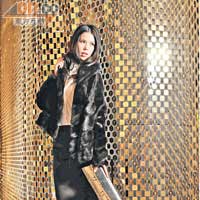 Gold Line蟒蛇皮clutch	$9,000<br>恤衫	$4,200<br>黑色pencil skirt	$6,400<br>Fur coat	$116,850