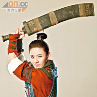 江若琳飾演花木蘭，英姿颯颯。