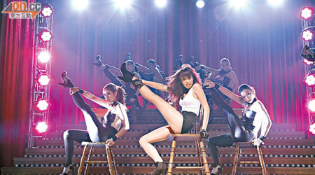 袁詠琳除了唱功了得，新歌跳舞部分更大騷42吋長腿。