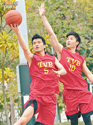許家傑（左）與陳偉洪認為奪個人獎項是其次，最重要都是隊伍可以贏比賽、攞冠軍。