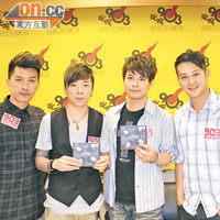 Closer成員吳浩康（右起）、Ryan、Masaki與Johnny現身電台宣傳新碟。