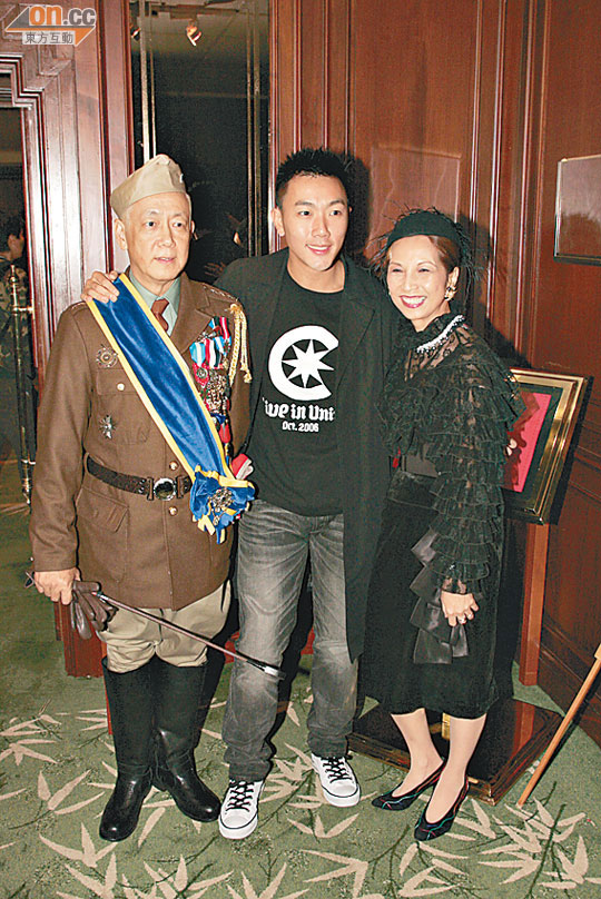 何韻詩的父母取消對師兄劉浩龍的關注。