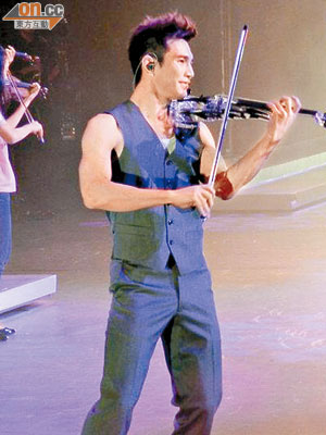 王梓軒練習小提琴練到手指起繭。