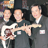 黃德斌（左）以Sober Band成員身份透過電台自薦做嘉賓。