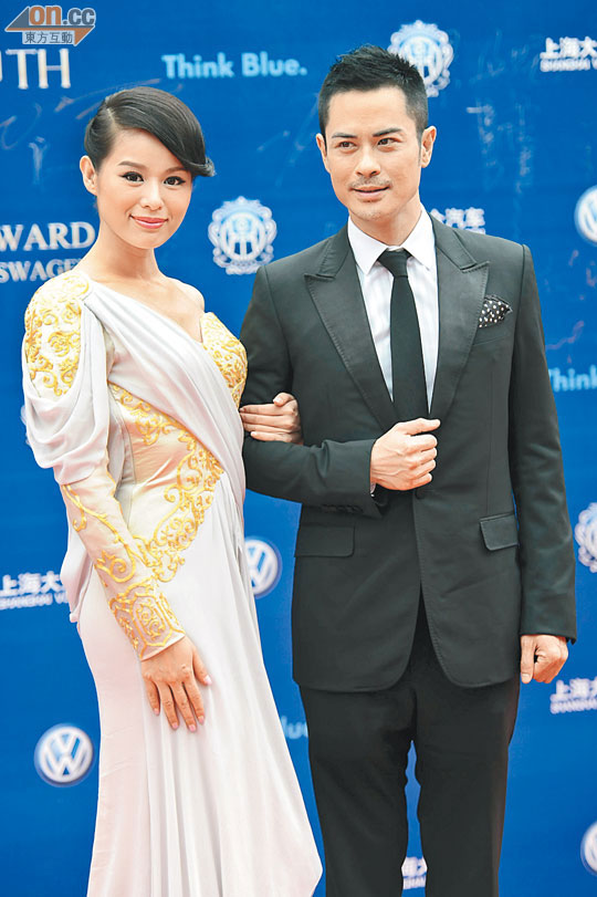 鄭嘉穎與胡杏兒雖然在香港及內地爆紅，但在韓國的演員選舉中暫時落後。