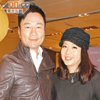 黎耀祥與老婆出席無綫拉票活動。