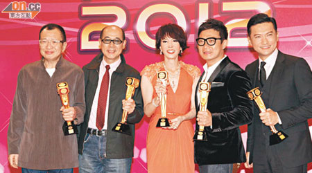 左起：許紹雄、李成昌、鄭裕玲、錢嘉樂和陳錦鴻獲頒傑出演員獎。