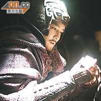 吳彥祖在《王》內要穿上接近20多公斤的盔甲拍攝，他大呻辛苦。