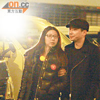 趙永洪與女友行過，見到記者甚為驚訝。