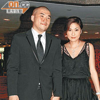 蔡加怡與夫婿陳漢驄拍拖赴宴。
