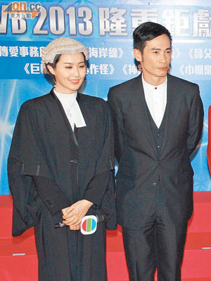 陳法拉昨日以律師造型，與陳豪齊齊宣傳劇集。