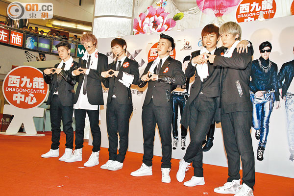 中日韓型男組合CROSS GENE首度來港與歌迷見面。