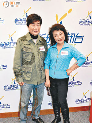 前輩歌手楊燕（右）狠批時下的港台歌手各有瑕疵。