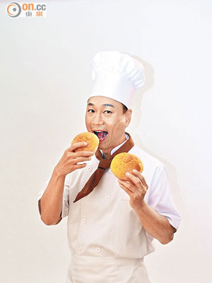 黎耀祥一身麵包師傅打扮拍廣告。