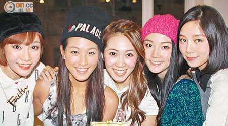Super Girls成員Aka（左起）、Cheronna、Jessica、Yanny、Heidi曾橫掃各大頒獎禮新人獎。