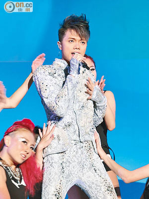 為回饋家鄉的歌迷，張敬軒將世界巡唱首站設於廣州。