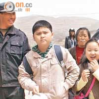 嬌生慣養的港深小孩，到寧夏體驗清苦的生活。