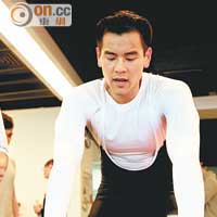 除狂踩單車外，彭于晏更要進行身體訓練課程。