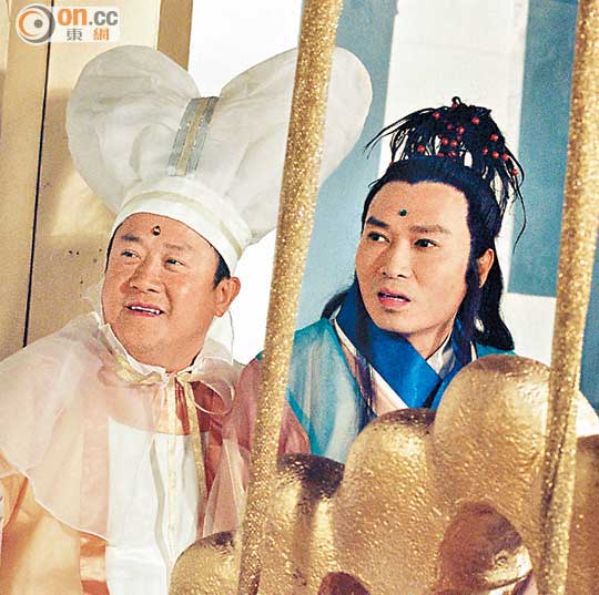 曾志偉（左）與劉以達亦有份演出該劇。