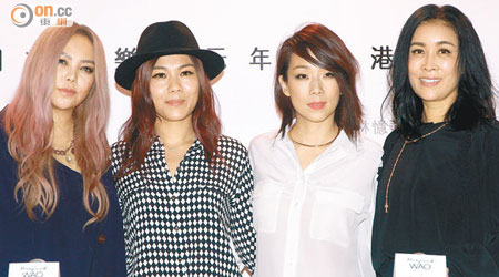 （左起）張惠妹、蔡健雅、林憶蓮和那英四大天后在慈善演唱會大鬥歌藝。