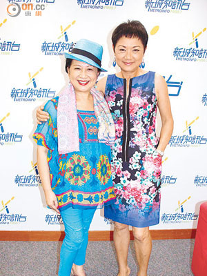 薛家燕（左）<BR>葉麗儀到電台宣傳明年1月的演唱會。