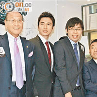 左起：孫秉樞太平紳士、蔡加讚、品牌創辦人沈慧林及王嘉恩喜相逢。
