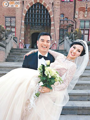 去年司馬燕與老公在荷蘭再搞婚禮。