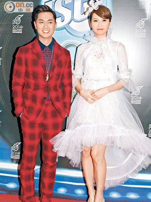 鄭俊弘與緋聞女友吳若希齊齊出席慶功。