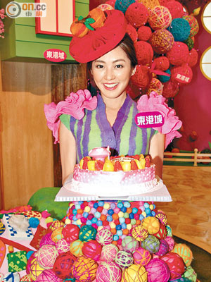 今日生日的松岡獲大會送上蛋糕預祝。