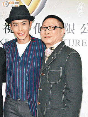 李逸朗（左）及電影公司老闆黃展億讚齊昕樣貌不錯。