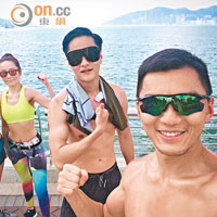 胡定欣（左起）與胡蓓蔚相約謝東閔、袁偉豪跑步，兩女露腰熱跑，十分搶眼。