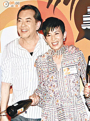 黃秋生與吳君如慶祝劇團成立兩周年。