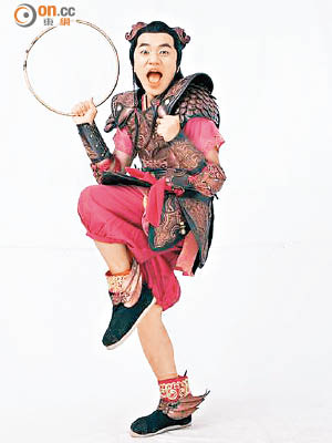 祖藍在王晶新劇中飾演哪吒，造型有趣。