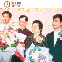 林家聲婚後交由太太紅豆子掌管財政大權，家庭生活美滿，可惜幼子潤添（右）及太太先後離世。