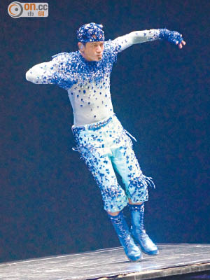 郭富城在「新濠影滙綜藝館」開騷，他一出場便即時勁歌熱舞。