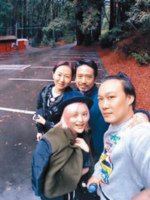 葉佩雯（前左）、陳奕迅（前右）、郭偉亮（後右）