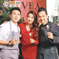李家敏在兩名好友Vicky（左）和Antonio開設的餐廳內展身手。