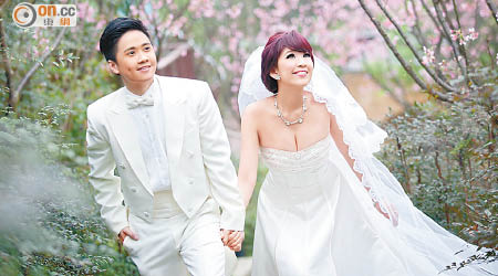 劉欣宜與陳子敏拍婚紗相，大騷惹火身材。