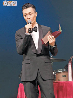周柏豪在今屆「叱咤」頒獎禮上失落多個大獎，亦未能冧莊奪男歌手金獎。