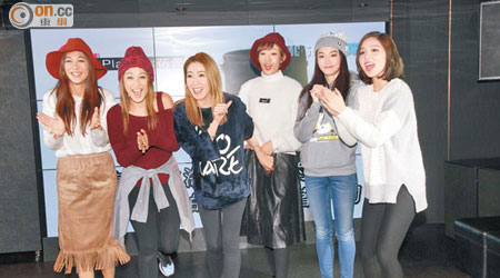 （左起）：陳詩欣、Cheronna、Jessica、Aka、Yanny、Heidi <br>陳詩欣（左）與Super Girls五女十分好傾。