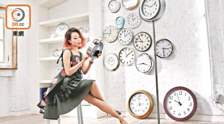 容祖兒在韓國晒腿拍MV，在短短的三分鐘MV換上多個造型。