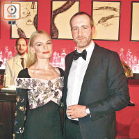 Kate Bosworth拖老公出席慶典。