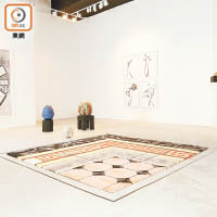 都柏林愛爾蘭籍藝術家Isabel Nolan展出《國立美術館之毯》。