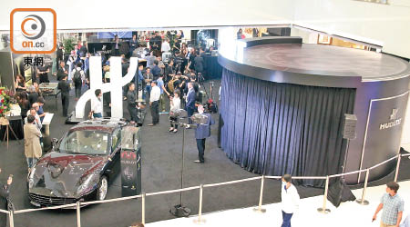 為慶祝All Black系列10周年，Hublot在尖沙咀海運大廈舉行展覽。