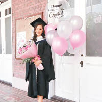 馮盈盈日前出席畢業禮，她多謝父母的悉心栽培。