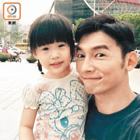 溫昇豪不會給女兒讀書壓力，希望她於健康環境下成長。
