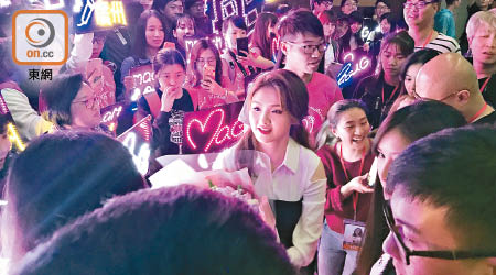 林欣彤在廣州開騷，獲大批粉絲捧場。