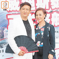 麥德羅與女友恩愛出席郵輪啟航活動。